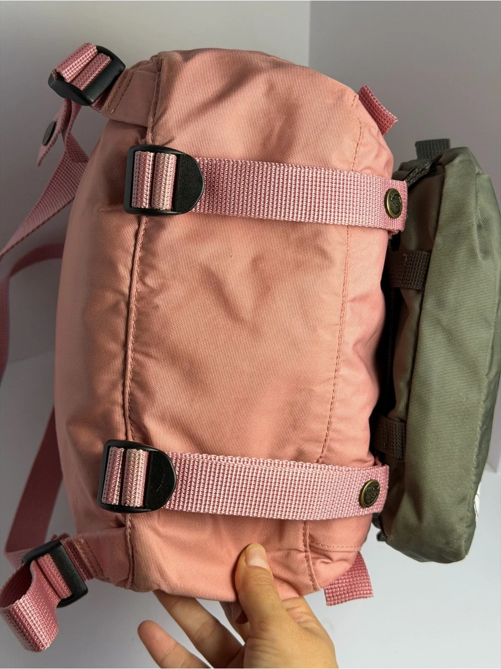 2-in-1 Pink Fjällräven Tree-Kånken Backpack with Green Front Small Bag